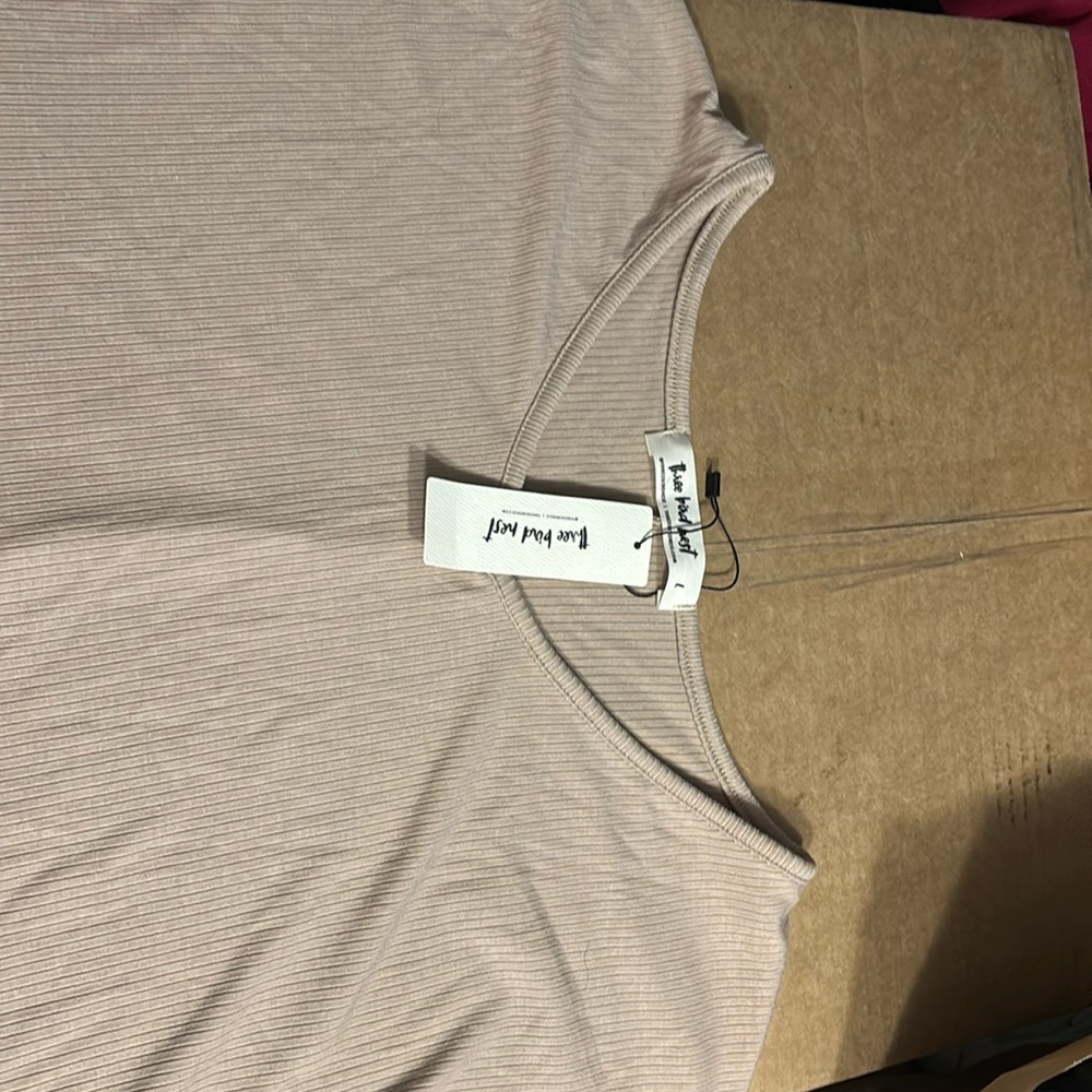 Three Birds Nest V-Neck shirt
